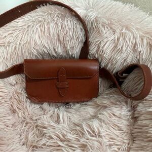 Banana republic pocket bag/Compact Brown Leather Crossbody Bag with Flap Closure